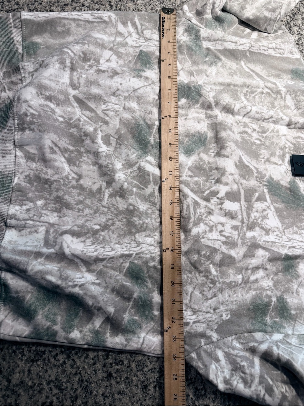 Lily & Lottie Faded Camo Crewneck Size Small White Turquoise Long Sleeve NEW - Picture 8 of 10